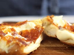 Pão de Queijo com Requeijão